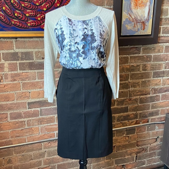 GAP Bi-Stretch Cotton Pencil Skirt - Picture 2 of 5